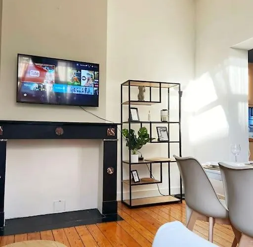 Cute Central Flat In Brussels